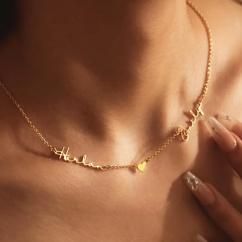 Gold-Tone Necklace with Heart Pendant — Simple Style